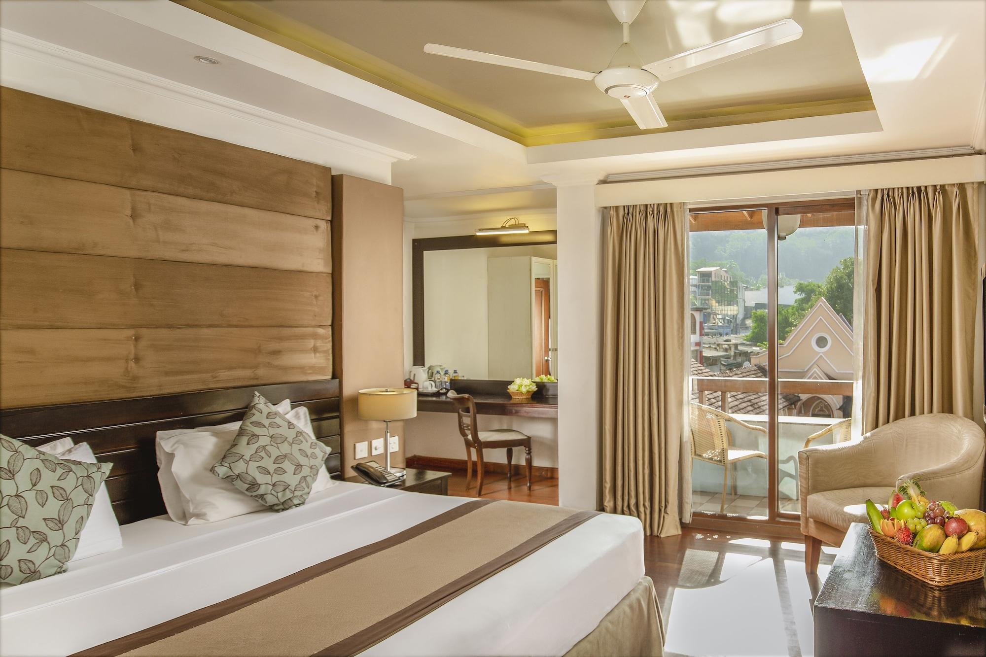 Hotel By Earl's Kandy